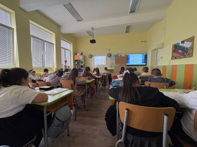 Регионален форум на тема "Иновативните идеи, с които преобразяваме класната стая днес-проекция на утрешния ден" - гр.Плевен - 4 ОУ Стою Шишков - Смолян