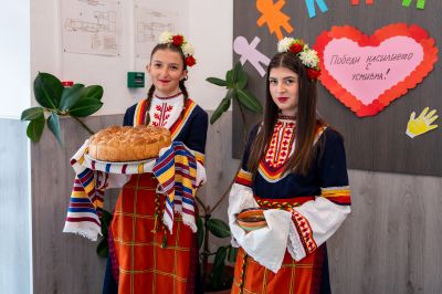Посрещане в ОУ "Стою Шишков" - гр.Смолян - 4 ОУ Стою Шишков - Смолян